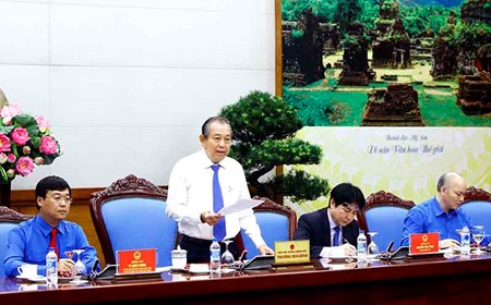 Phó Thủ tướng Thường trực gặp mặt cán bộ, công chức, viên chức trẻ giỏi